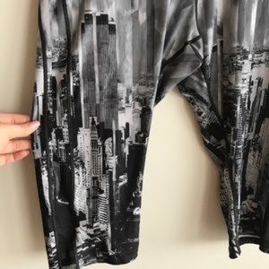 REEBOK Grey Cityscape Capri Leggings